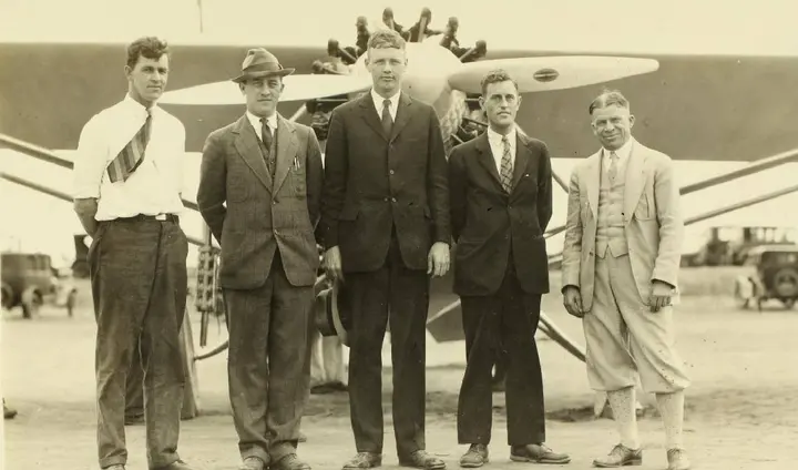 The men who built the Spirit in San Diego: Hawley Bowlus, B. F. Mahoney, Charles Lindbergh, Donald Hall and A. J. Edwards of Ryan Airlines, 1927.