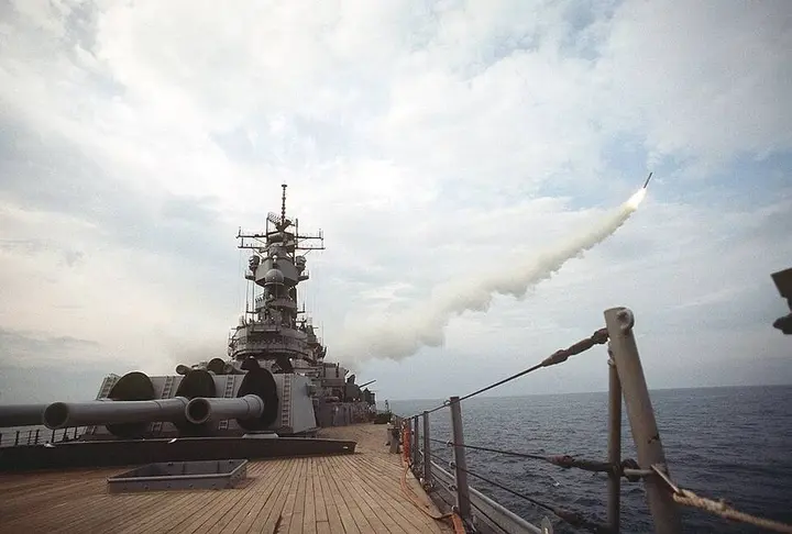 USS Missouri fires a Tomahawk cruise missile at an Iraqi target at the start of Operation Desert Storm, 17 January 1991.