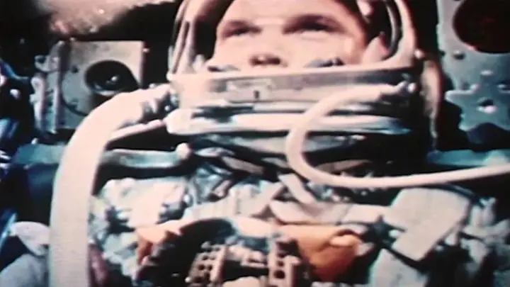 Glenn in orbit, filmed by the onboard camera of Friendship 7 (video still)