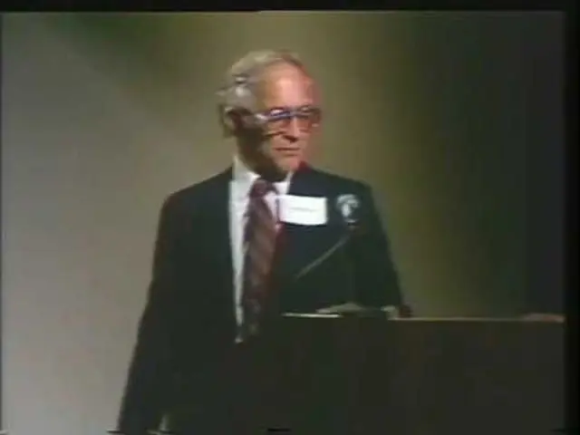 Robert Noyce lecturing on the integrated circuit, 1984
