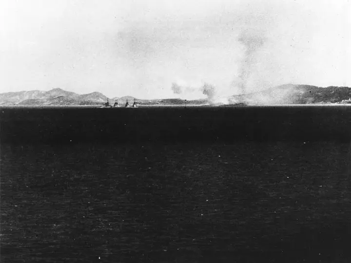 Five destroyers steam up the Inchon channel to bombard Wolmi-do at point-blank range, 13 September 1950 (80-G-419905).